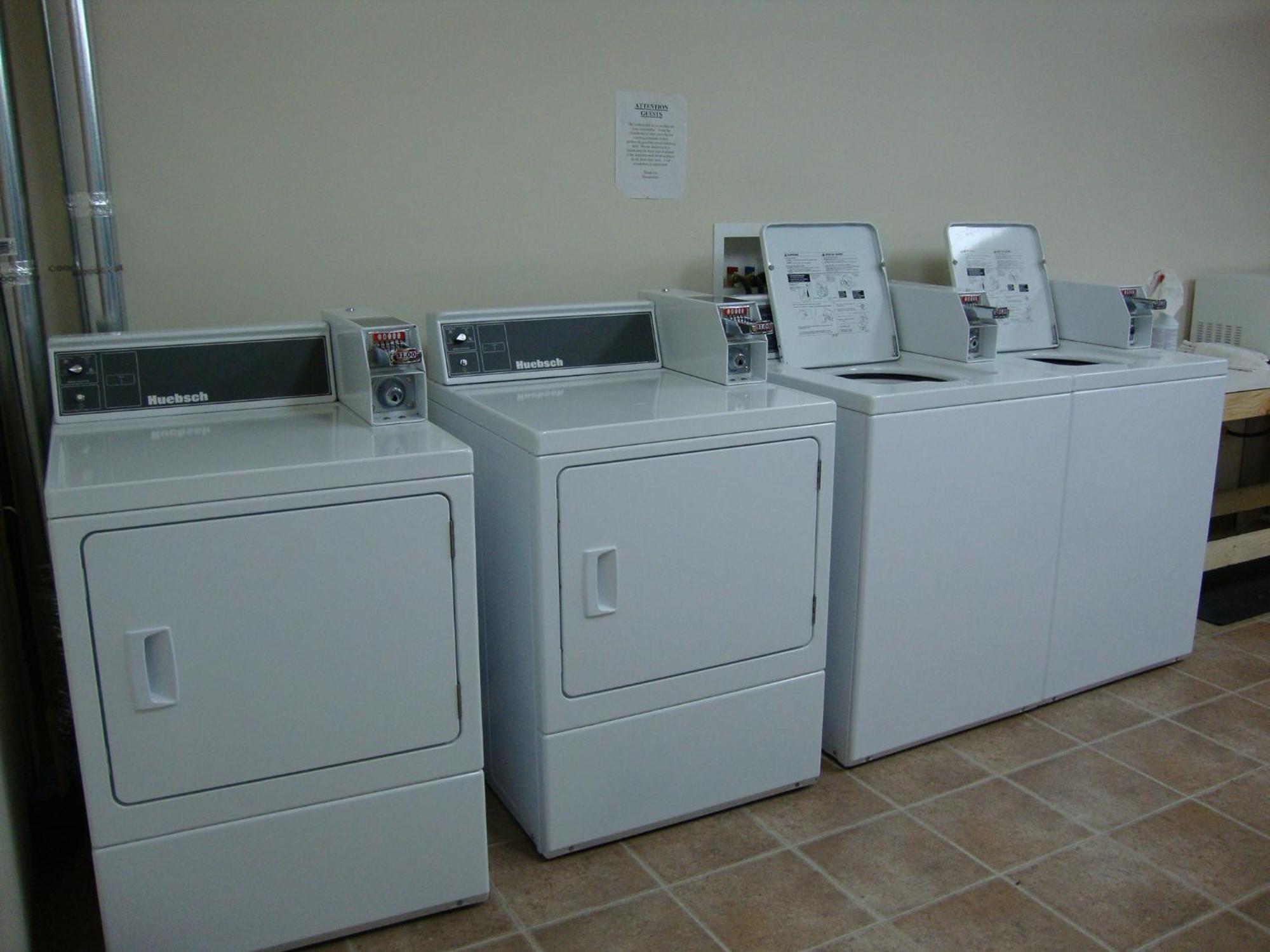 Perfect Inns & Suites Weyburn Экстерьер фото